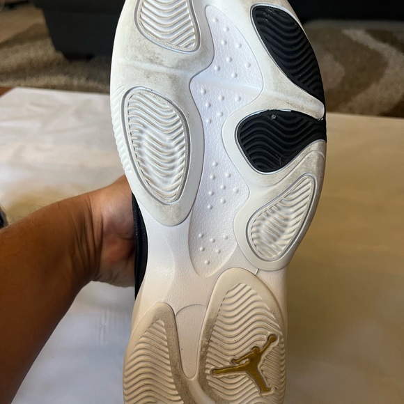 Jordan Max Aura 4 black/gold - Picture 6 of 7